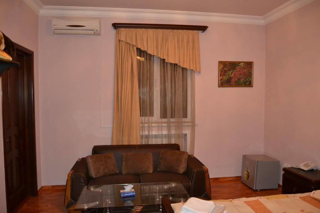 Gyumri Hotel Erivan Exterior foto